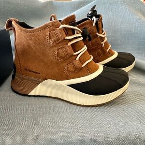 Sorel Kids Boots in Brown and Black